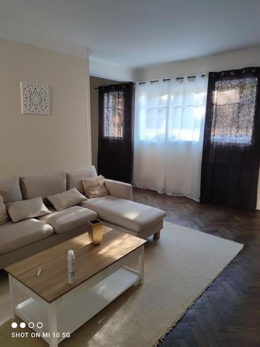 Appartement Tres Bien Place Chateauroux Exterior photo
